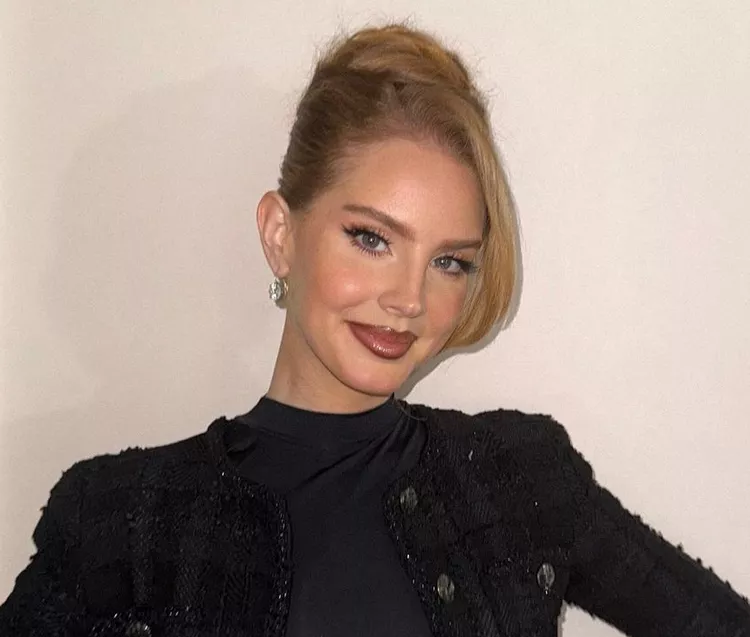 Lana Del Rey’s Prim Updo Makes Her Look Like an Old Hollywood Starlet 